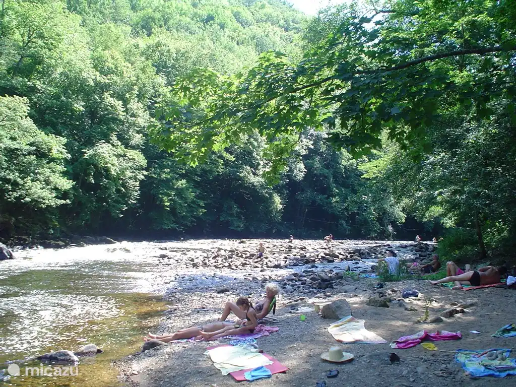 Strand auf dem Fluss Sioule
