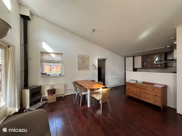 Petrarca huren in Nederland, Gelderland, Putten - vakantiehuis Huiskamer met zich op de keuken en de zijkamer