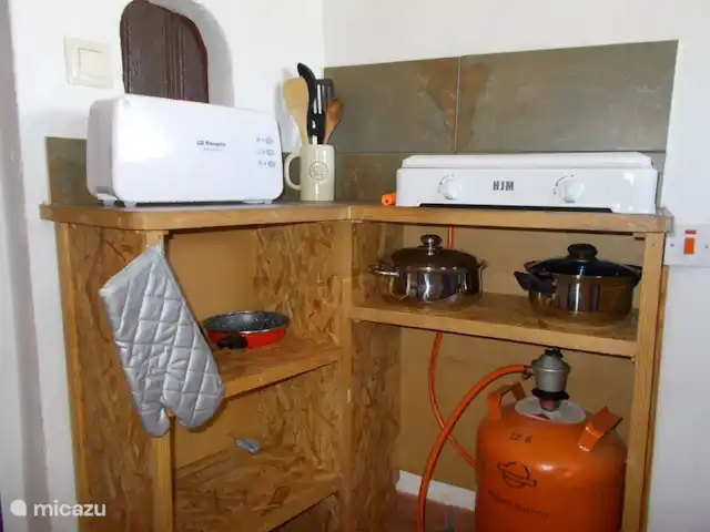 studio en España, Extremadura, Alcuéscar – Estudio Finca El Chorrillo cocina detallada