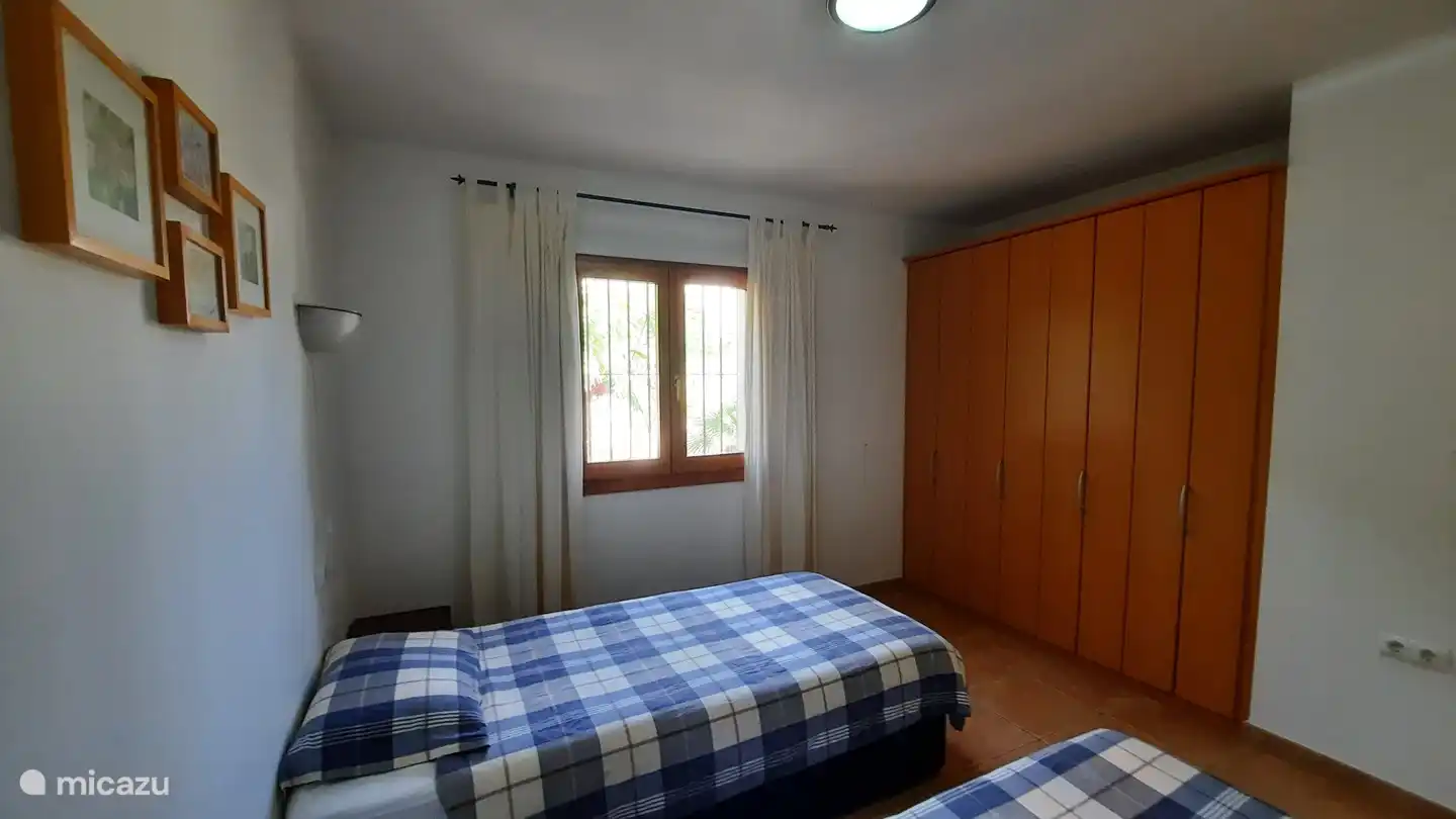 Schlafzimmer 2