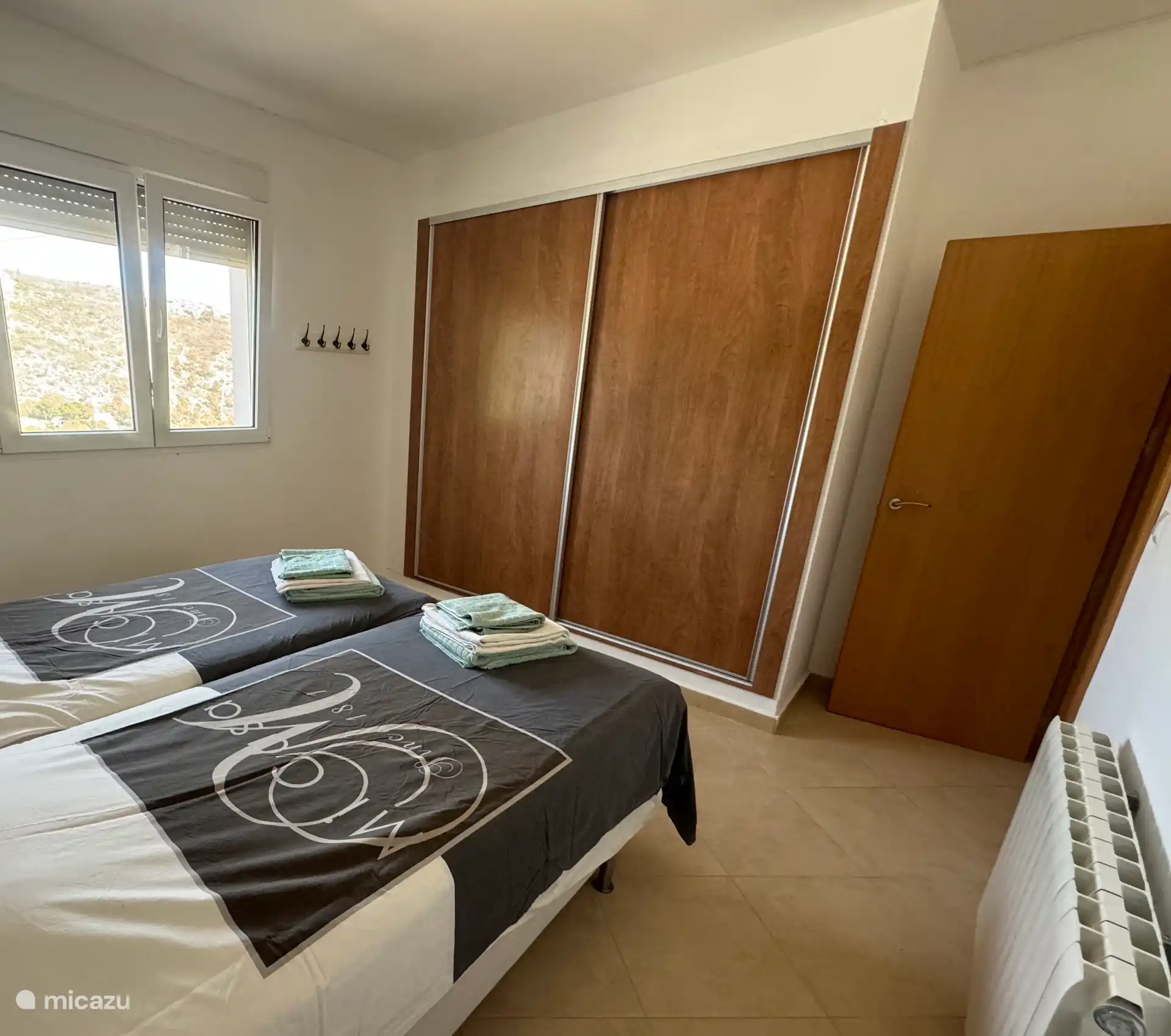 Große Schränke in den Schlafzimmern mit viel Stauraum 