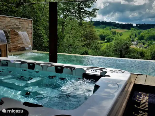 Wellness Chalet ROOS in Durbuy | Belgique, Ardennes, Bomal-sur-Ourthe - villa Jacuzzi et piscine à débordement, ici le bien-être rencontre la nature
