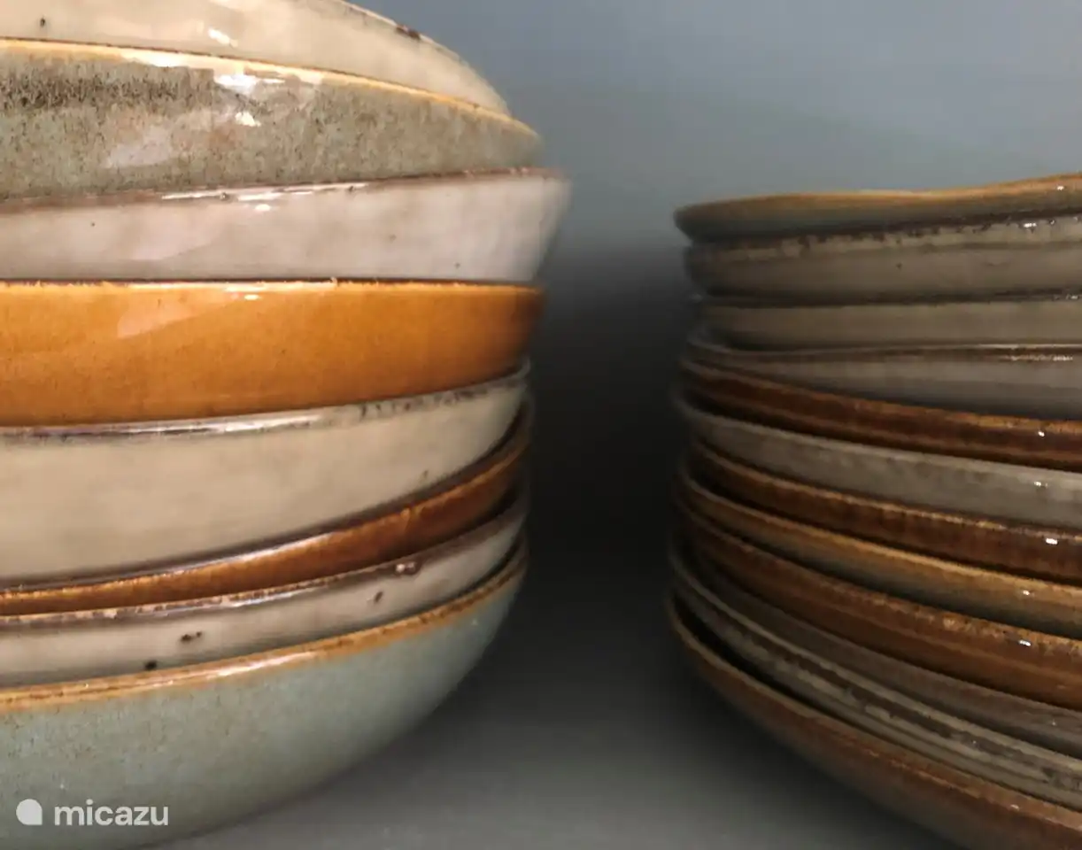 Hermosa y amplia vajilla.