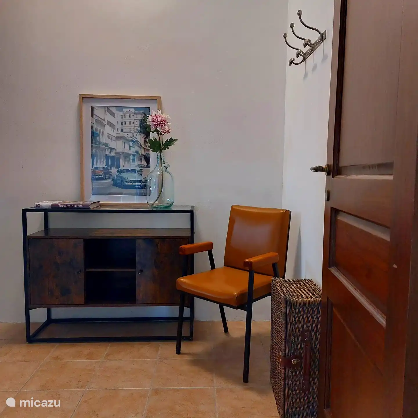 Pasillo en el centro del apartamento.