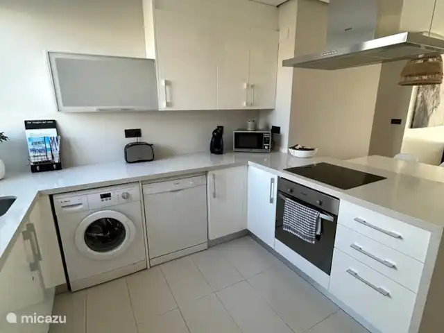 Casa Pinto huren in Spanje, Costa Blanca, Orihuela Costa - appartement Keuken : wasmachine, afwasmachine, magnetron, oven, keramische kookplaat, koffieapparaat en broodrooster