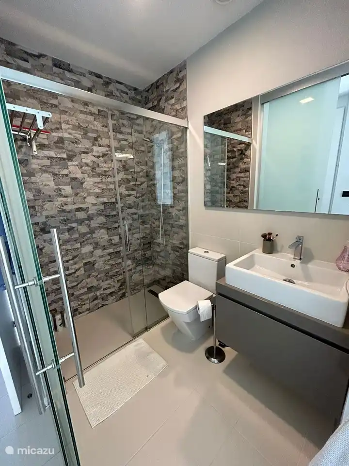 Salle de bain 1 - attenante à la chambre principale