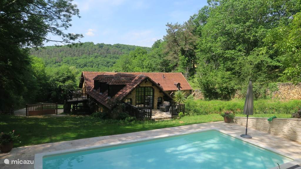 Rent Le Coustal In Auriac Du Perigord, Dordogne. | Micazu