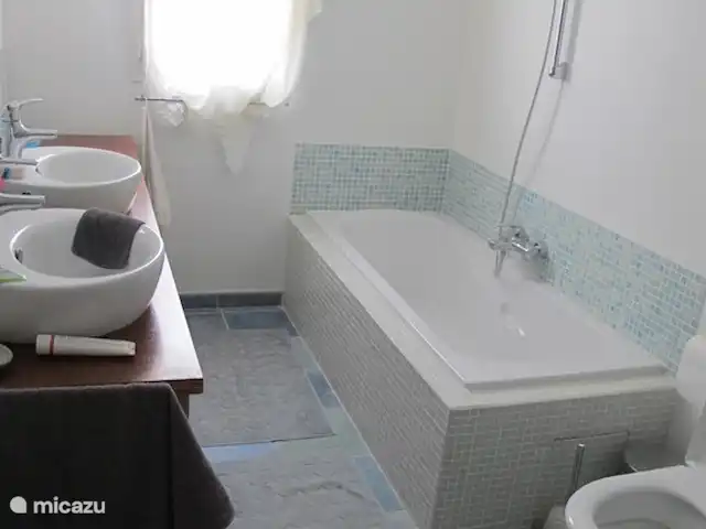 La Garussiere en Francia, Vaucluse, Les Cordiers - casa vacacional baño 1