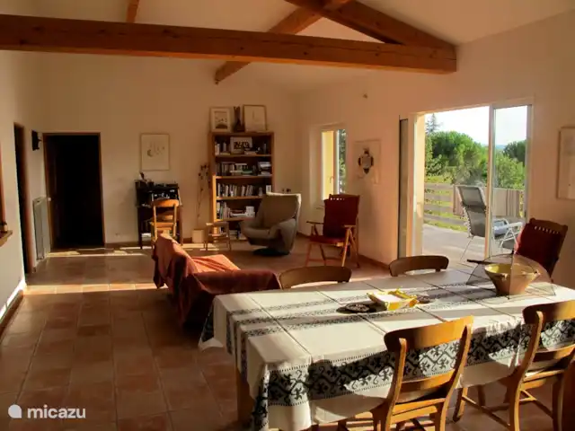 La Garussiere en Francia, Vaucluse, Les Cordiers - casa vacacional sala de estar