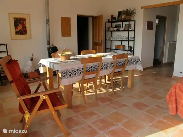 La Garussiere en Francia, Vaucluse, Les Cordiers - casa vacacional comedor sala