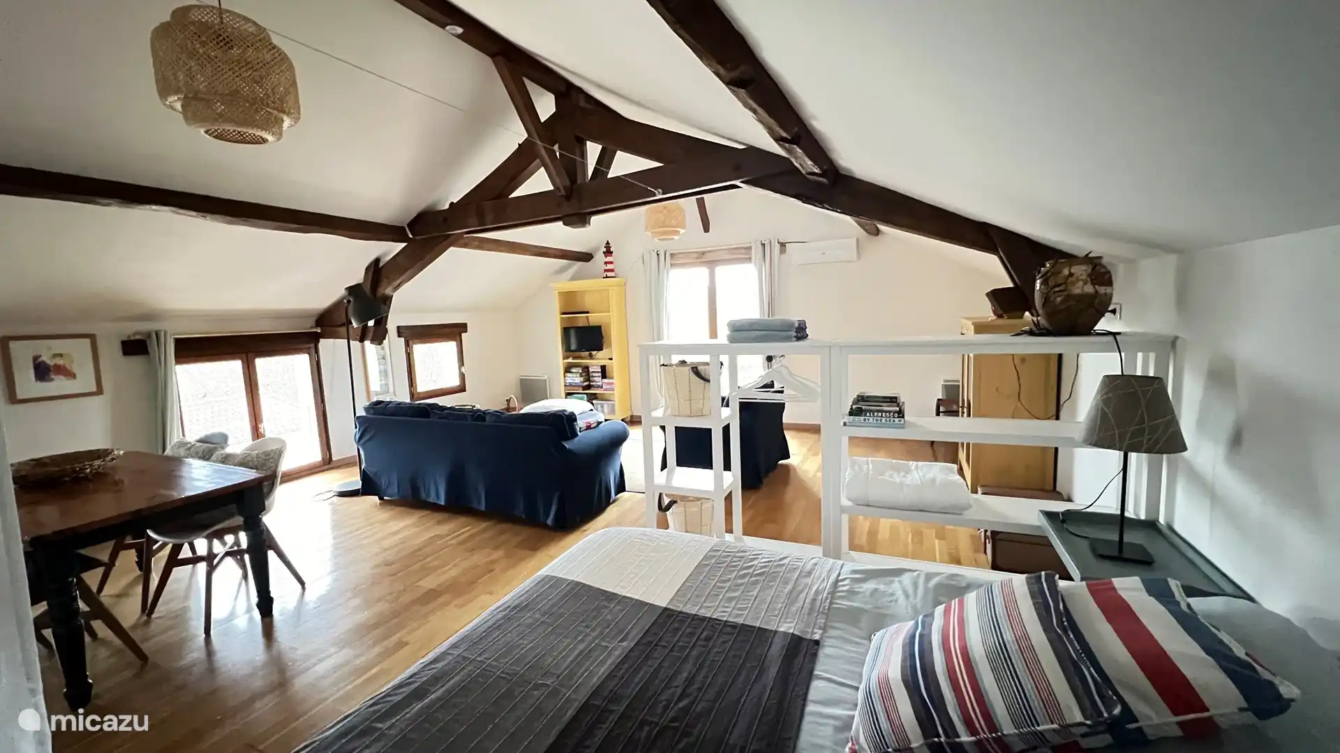 Wohn-/Schlafzimmer im Obergeschoss