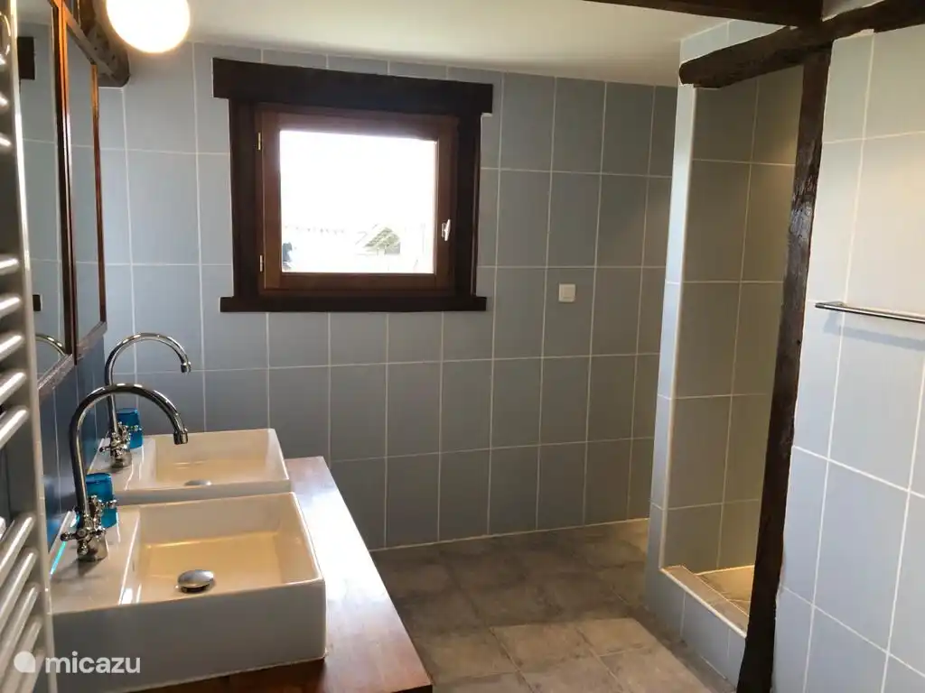 Badezimmer im Erdgeschoss