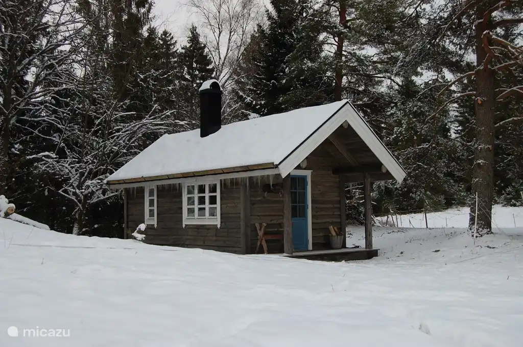 aussi en hiver atmosphérique dans le stuga entièrement isolé avec, entre autres, un authentique poêle à bois