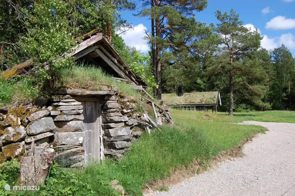 authentique cave en terre près de Lycka