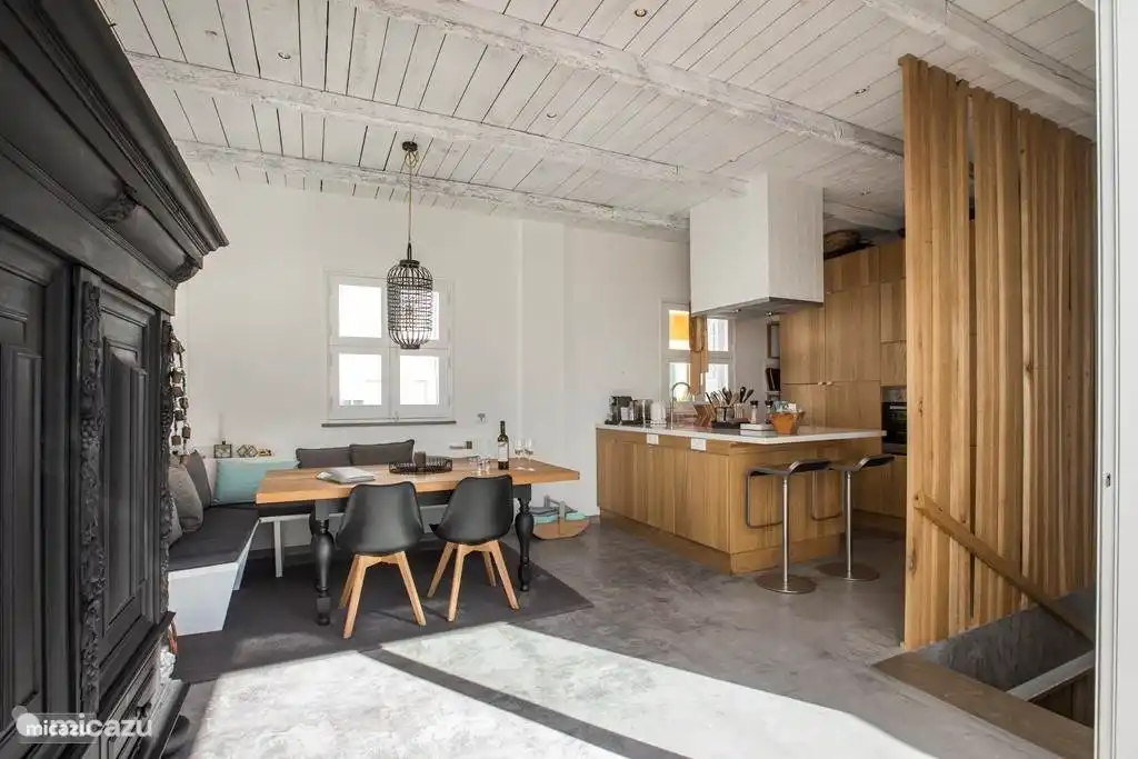 Küche und Essbereich