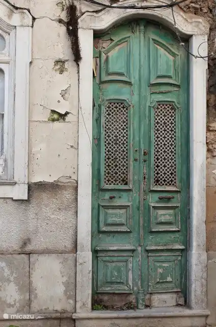 Schöne alte Holztüren im Dorf