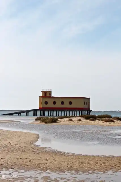 Altes Gebäude am Strand von Fusetta