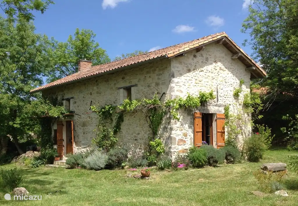 La Petite Maison in Frankreich, Dordogne, Nontron - Ferienhaus