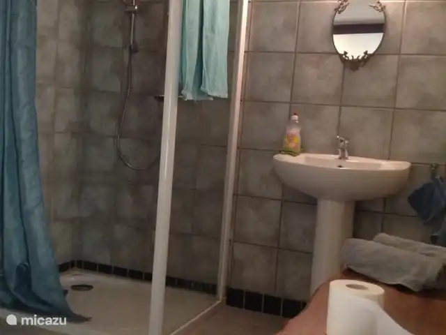 casa vacacional en Francia, Dordoña, Nontron – La pequeña casa Baño