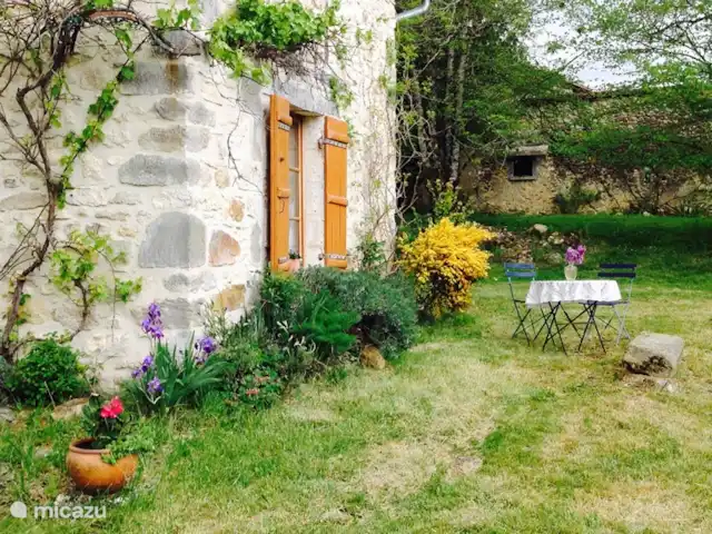 casa vacacional en Francia, Dordoña, Nontron – La pequeña casa Primavera