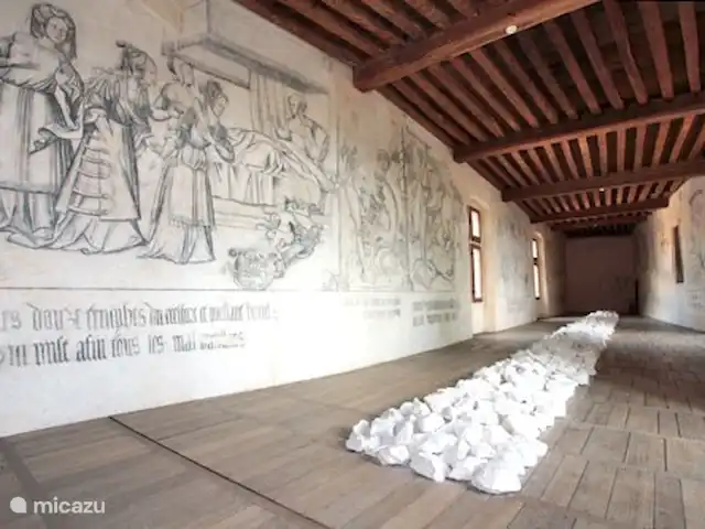 casa vacacional en Francia, Dordoña, Nontron – La pequeña casa Rocheouat - museo de arte moderno en el castillo