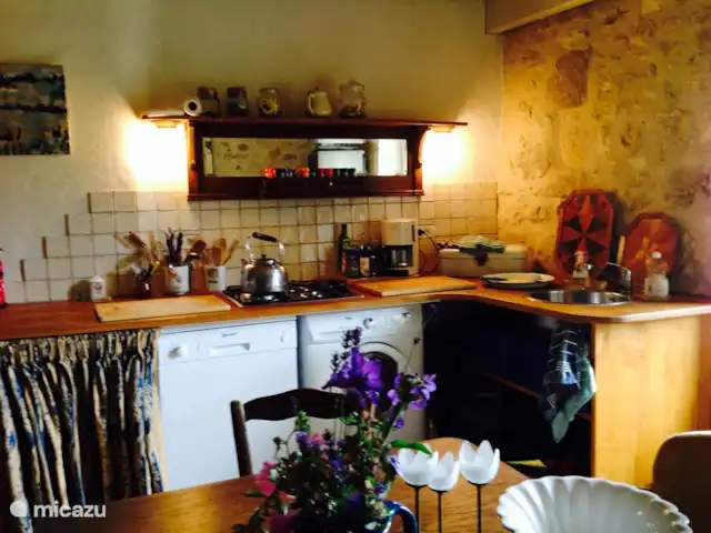 casa vacacional en Francia, Dordoña, Nontron – La pequeña casa cocina