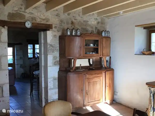 casa vacacional en Francia, Dordoña, Nontron – La pequeña casa Cocina con vista al salón