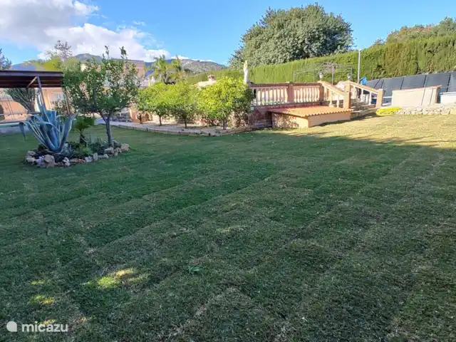 Villa, piscine chauffée, vue mer | Espagne, Costa del Sol, Málaga - villa Intimité et détente totales. Le jardin est isolé et n’est pas négligé par les voisins
