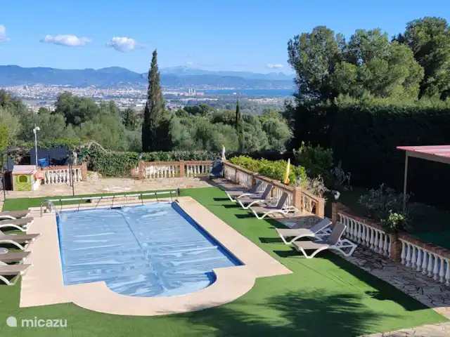 Villa, piscine chauffée, vue mer | Espagne, Costa del Sol, Málaga - villa Nous avons la meilleure vue depuis le balcon - c’est beaucoup mieux quand vous le voyez de vos propres yeux. Intimité et détente totales. Le jardin est isolé et n’est pas négligé par les voisins