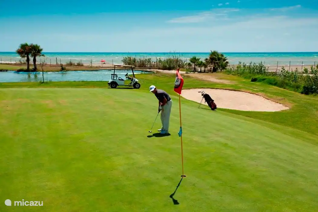 Club de golf à 5 min en voiture de la Villa Buenavista Malaga
