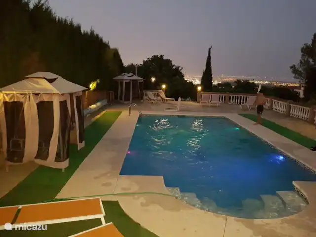 Villa, piscine chauffée, vue mer | Espagne, Costa del Sol, Málaga - villa piscine avec vue sur les lumières de la ville