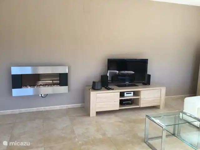 Location de Vacances Espagne, Costa Blanca, Calpe, villa - Casa Dylano La cheminée et la télévision