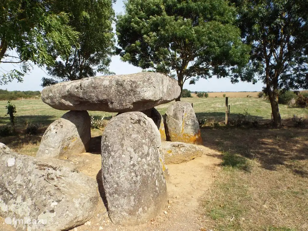 Viele Dolmen und Menhire kurzer Entfernung