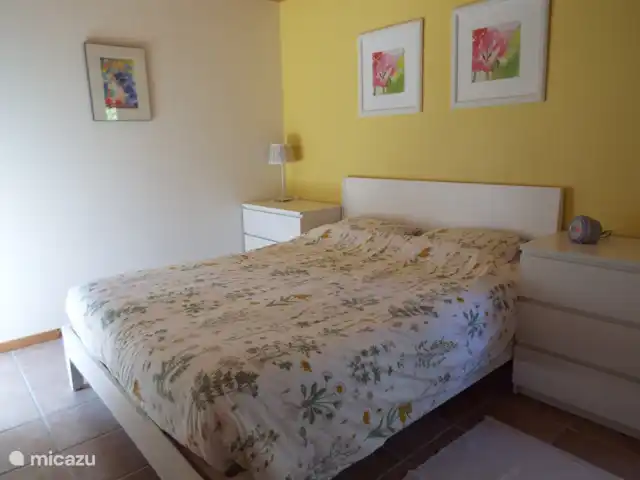 Maison Tulipe | France, Vendée, Château-Guibert - maison de vacances Une chambre lumineuse et agréable.