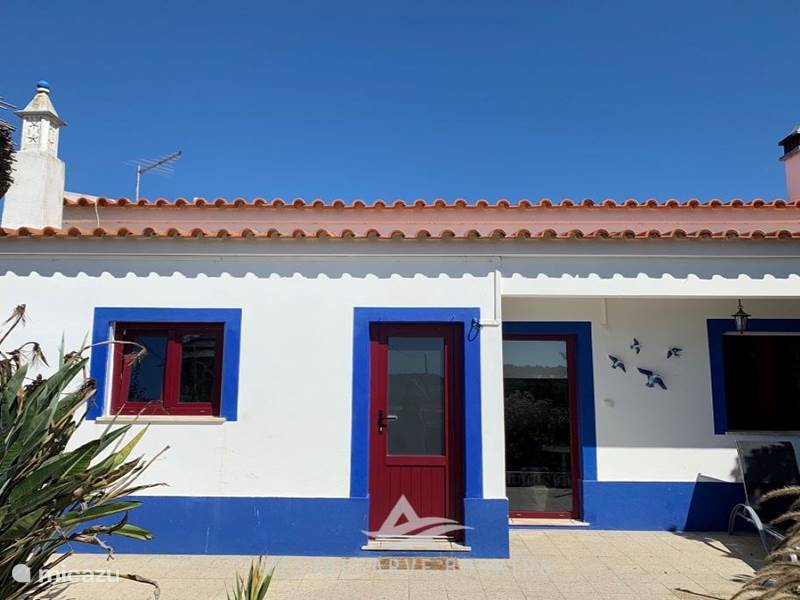 Vakantiehuis Portugal, Algarve, Aljezur Vakantiehuis Mooi landhuisje dichtij zee