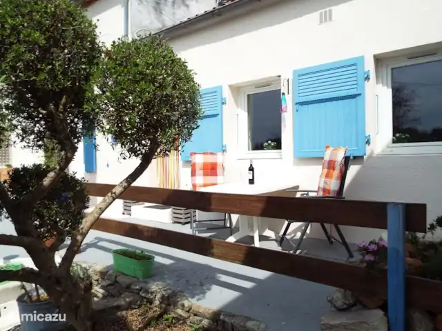 Maison Violette | France, Vendée, Château-Guibert - maison de vacances Profiter du soleil d'avril 2017.