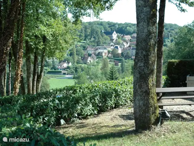 Location de Vacances France, Dordogne, Carlux, gîte / cottage - églantine Vue de la terrasse sur le village de Carlux