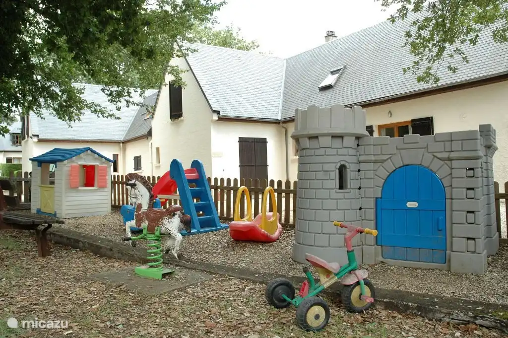 Spielplatz für Kinder, die jünger als 6 Jahre