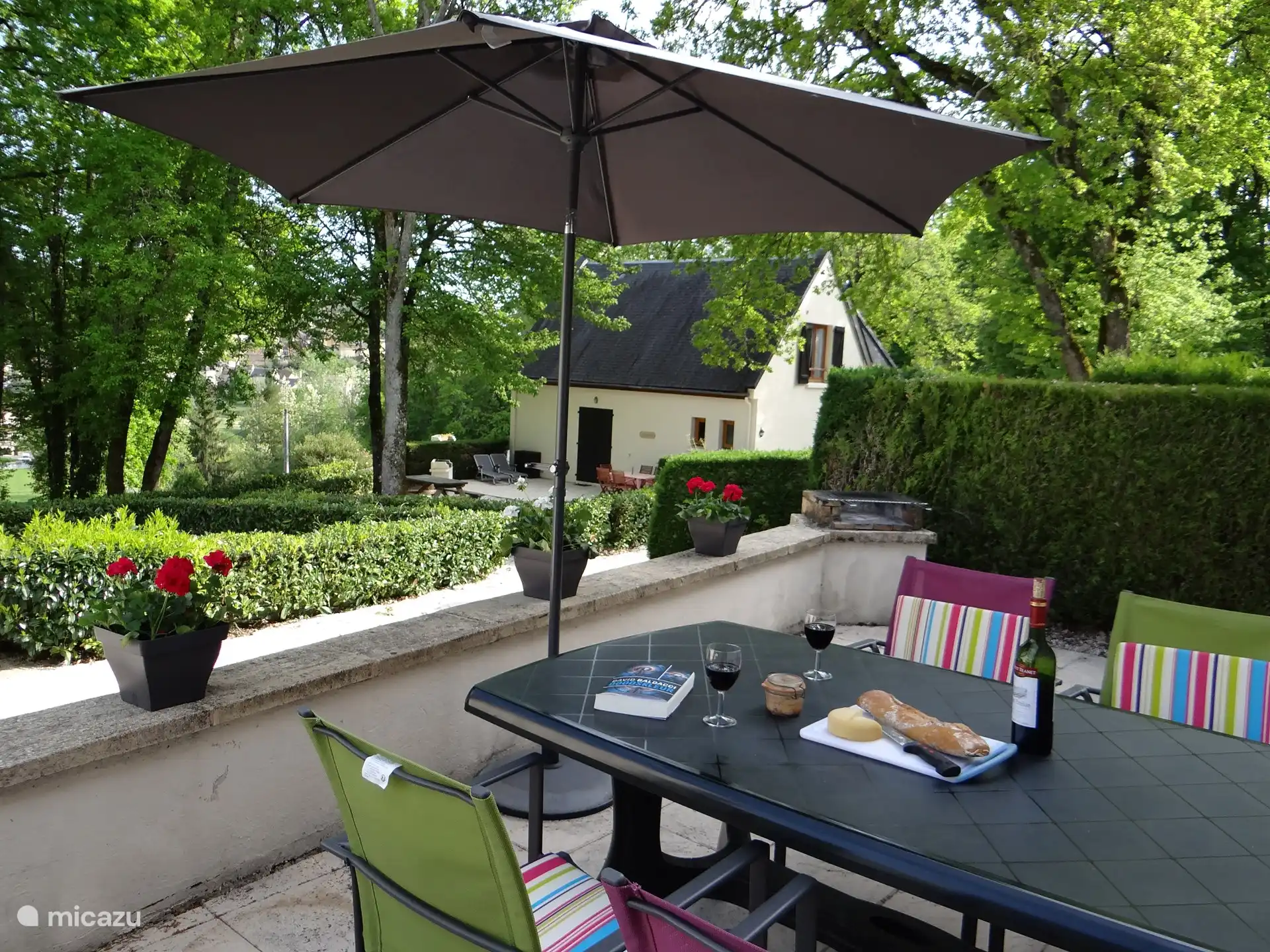 Schöne Terrasse mit Blick auf Carlux