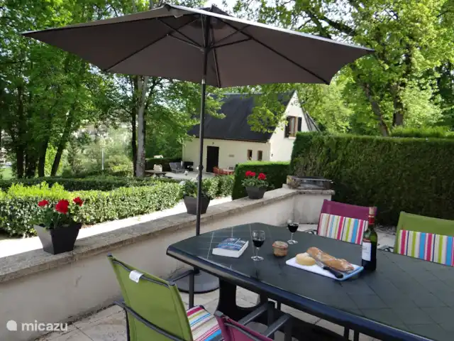Location de Vacances France, Dordogne, Carlux, gîte / cottage - églantine Belle terrasse avec vue sur Carlux