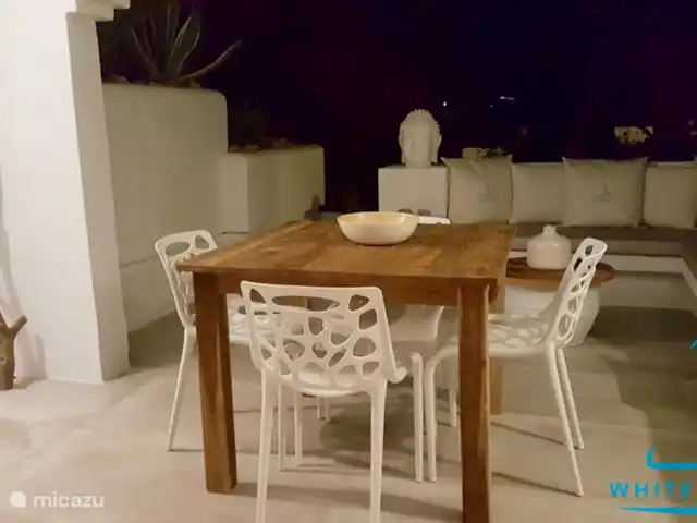 Location de Vacances Espagne, Ibiza, Cala Tarida, appartement - Bouddha blanc Corail Mars