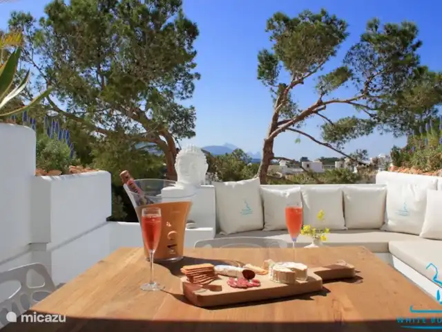 Location de Vacances Espagne, Ibiza, Cala Tarida, appartement - Bouddha blanc Corail Mars