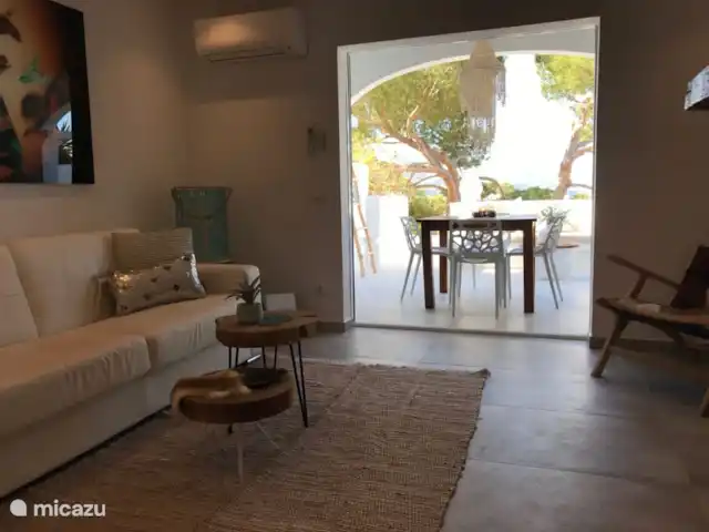 Location de Vacances Espagne, Ibiza, Cala Tarida, appartement - Bouddha blanc
