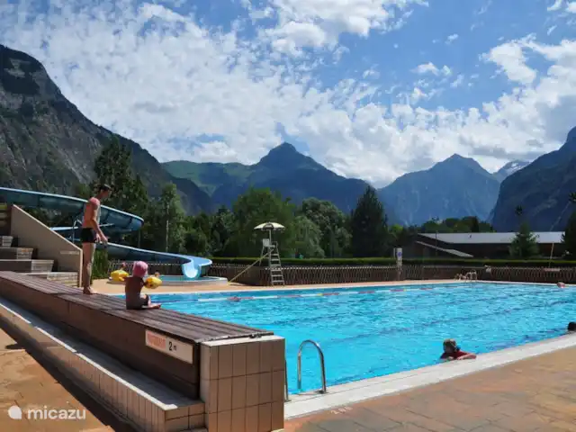 Chalet Rouge ou Blanc - Alpe d'Huez | France, Isère, Villard-Reculas - chalet En bas de la vallée à Bourg d’Oisans se trouve une belle piscine avec toboggan