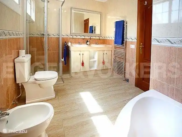 Villa Sitges in Spain, Barcelona, Olivella - villa Master bathroom
