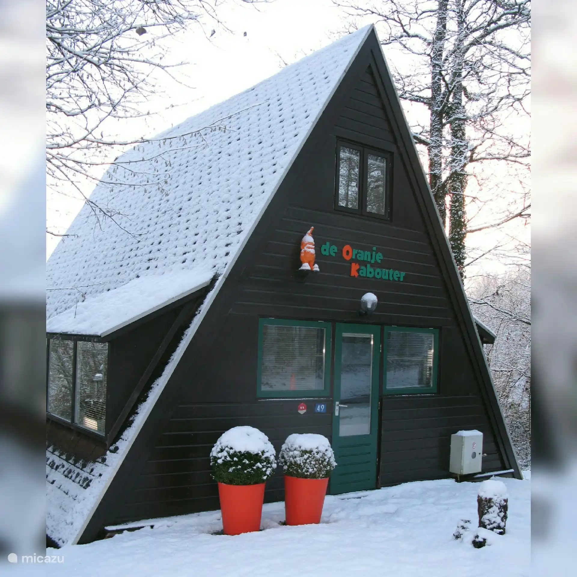 El gnomo naranja en Bélgica, Ardenas, Durbuy - Bungaló