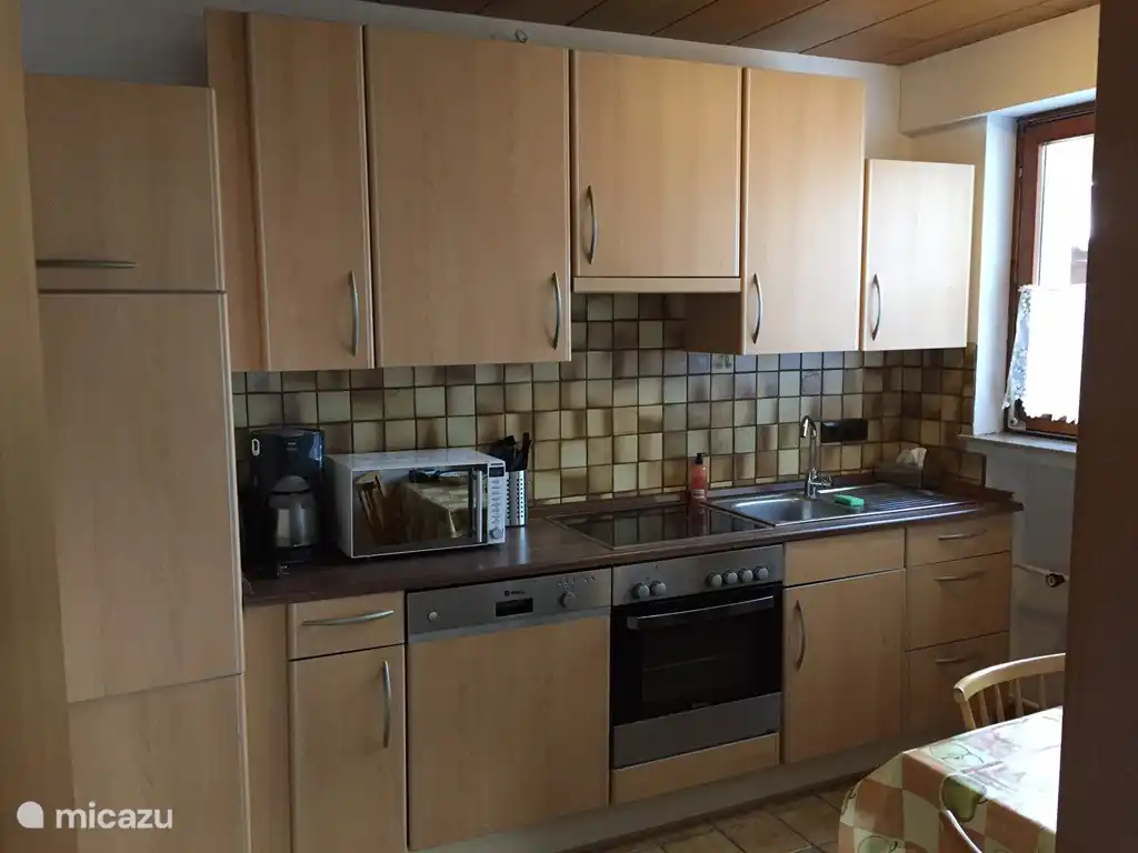 Küche mit allem Nötigen ausgestattet.