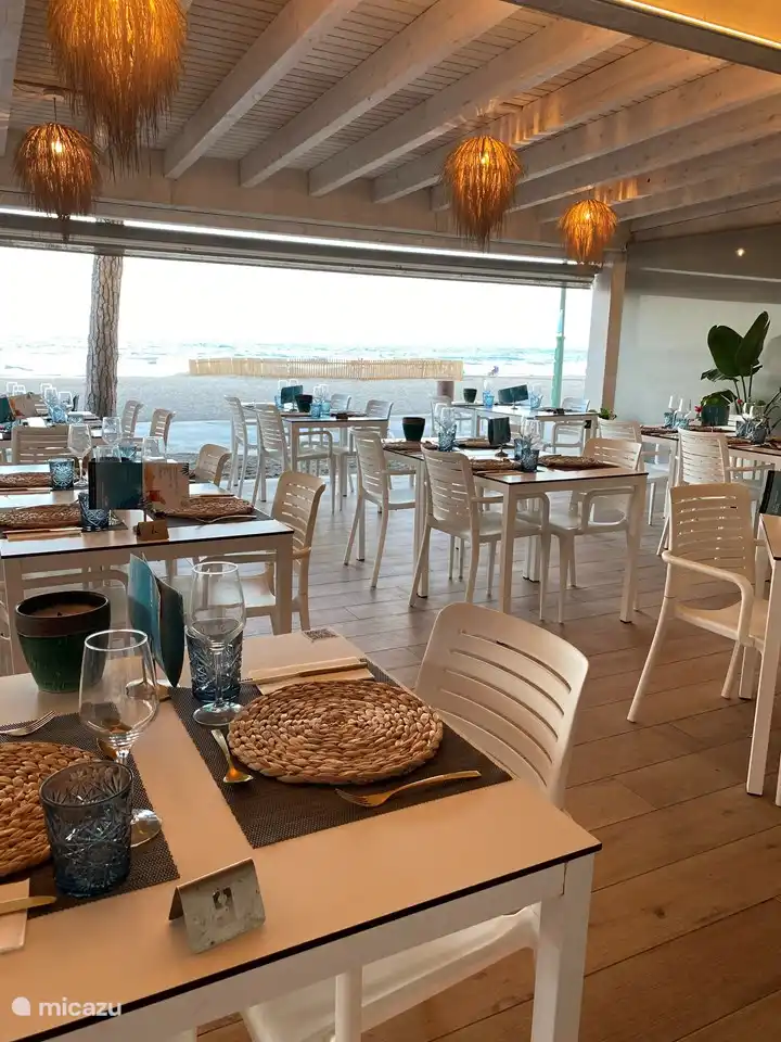 Détente au restaurant 108