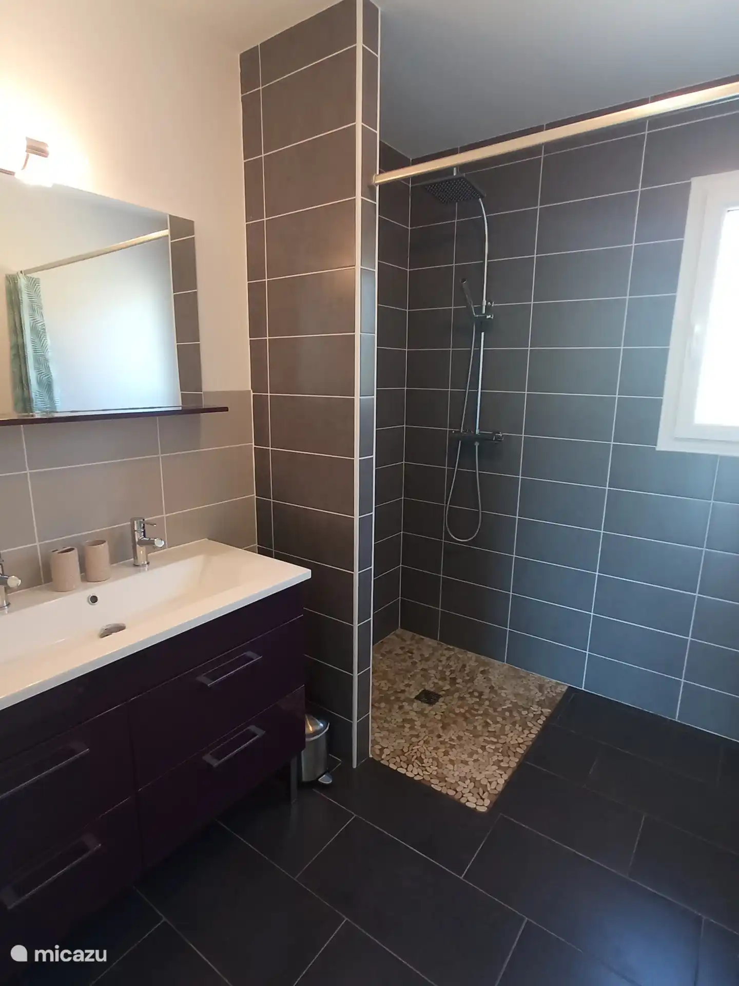 shower à l'itallienne and double sink