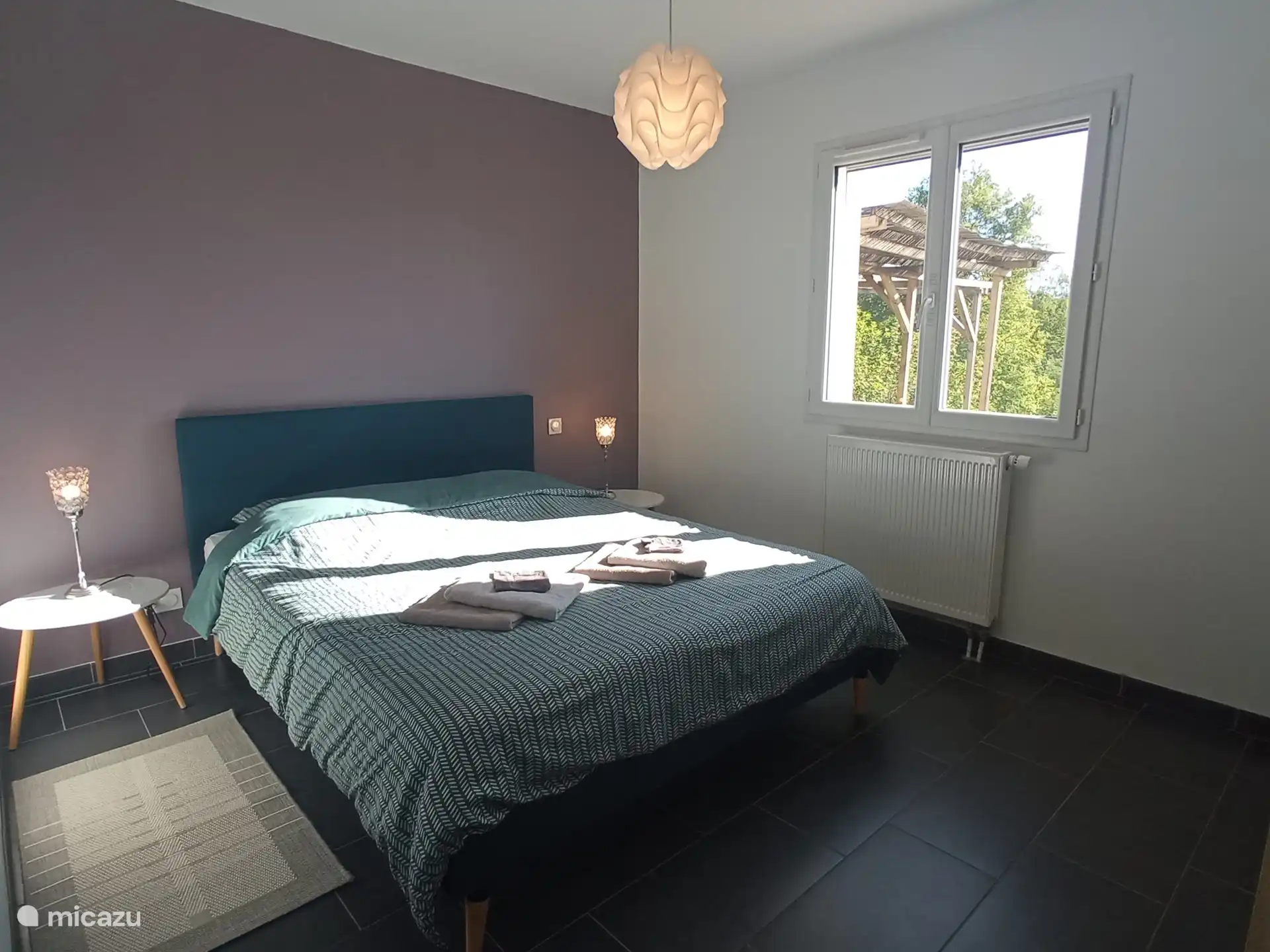 master bedroom with bed 2.00.x1.60